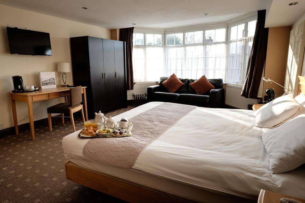 The Cathedral Hotel Lichfield Bagian luar foto
