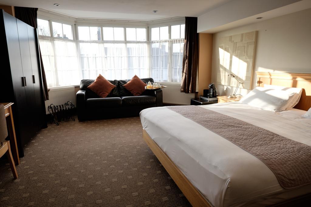 The Cathedral Hotel Lichfield Bagian luar foto