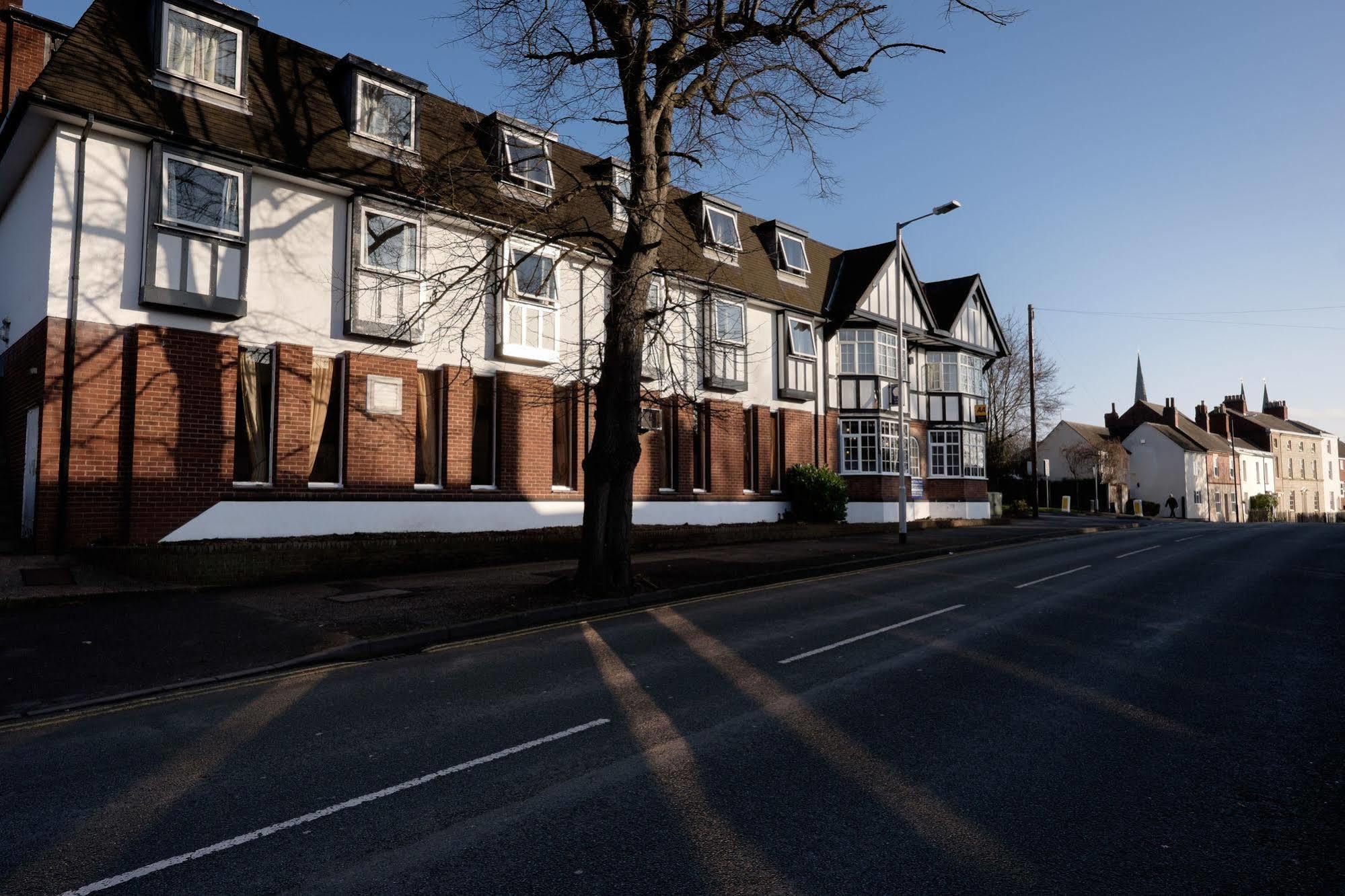 The Cathedral Hotel Lichfield Bagian luar foto